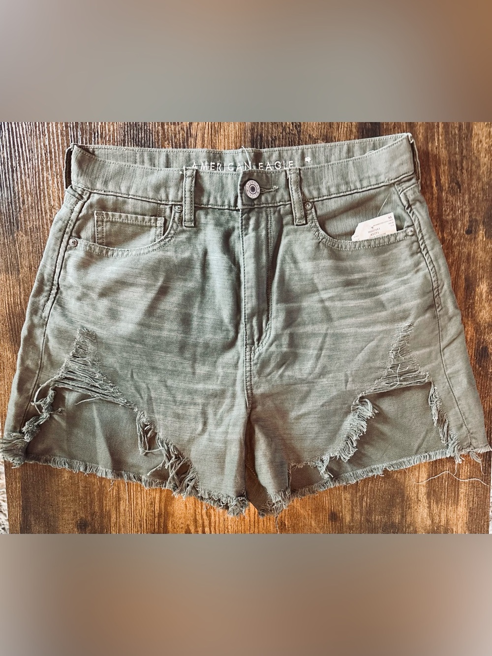 American Eagle Olive Green Distressed Women's Shorts size 8     NWT